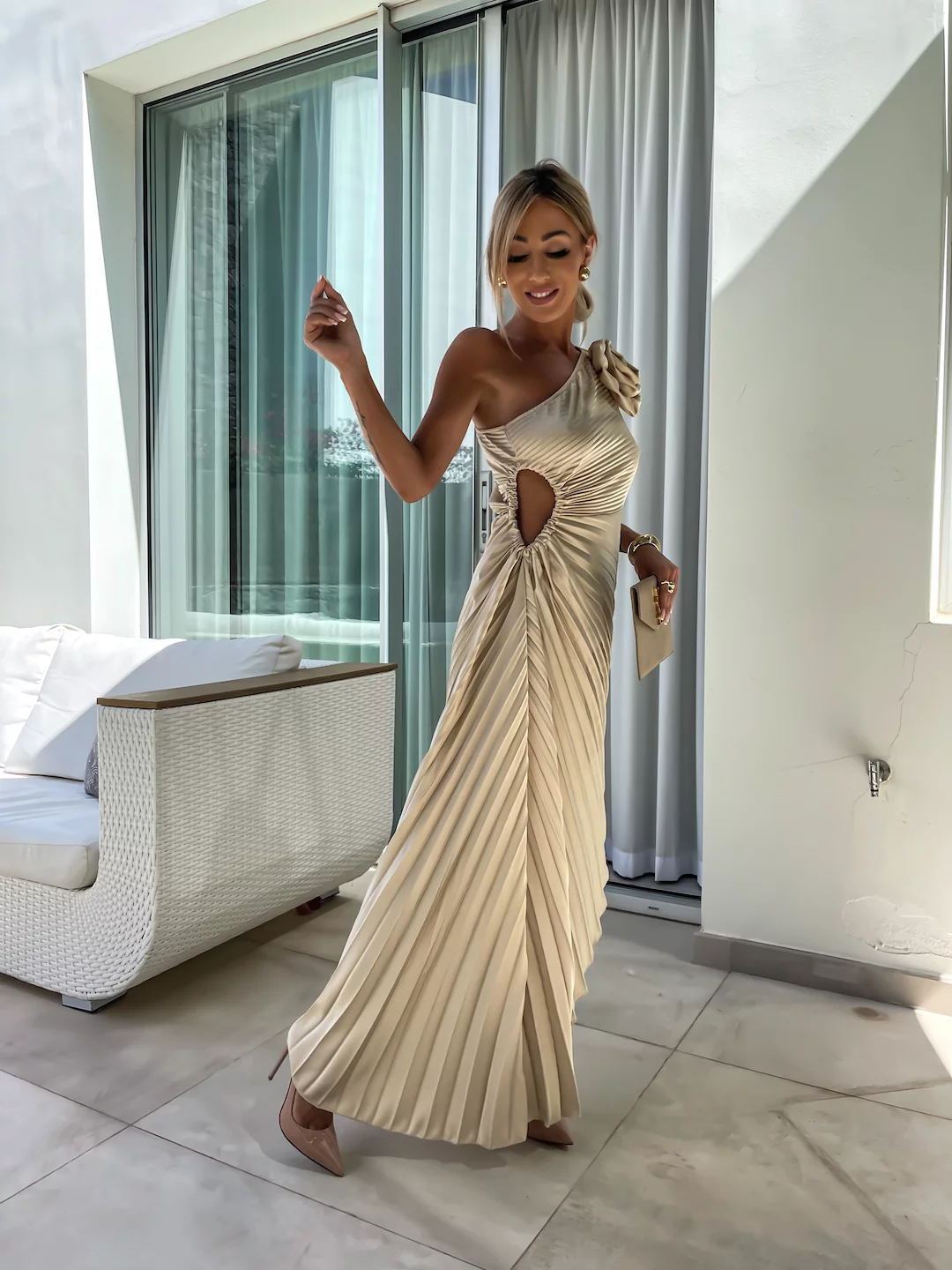 Ins Pleated One-shoulder Dress With Big Rose Flower Fashionable Sexy Evening Party Club Asymmetrical Dress